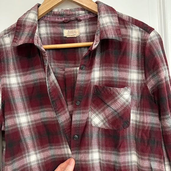 Boston Traders | Women’s Size Medium Long Sleeve Red Plaid Button Up Flannel - Picture 4 of 7